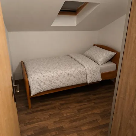 Apartment Eis