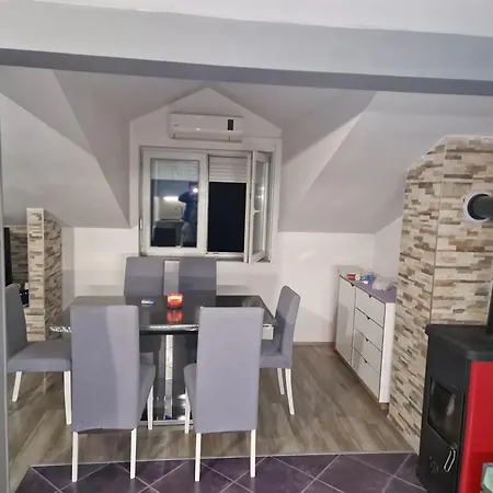 Eis Apartment